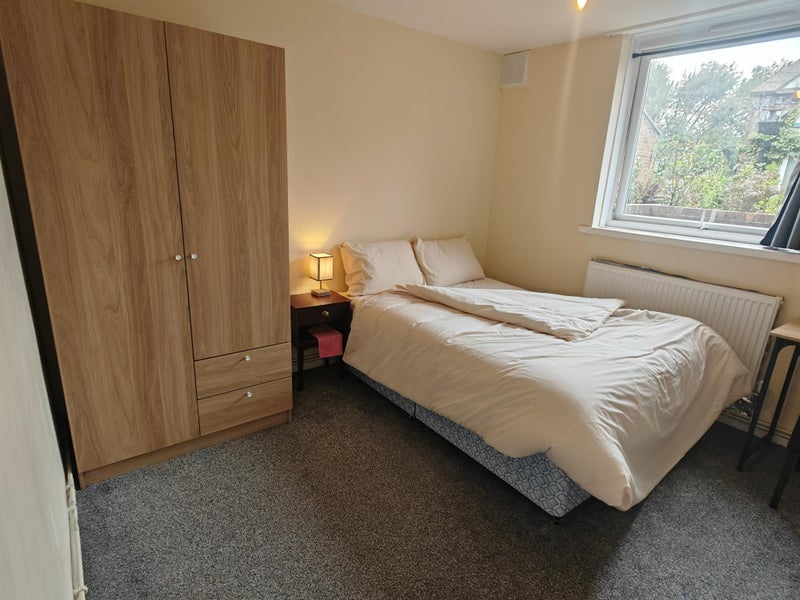 Room Pomeroy Street in Greater London