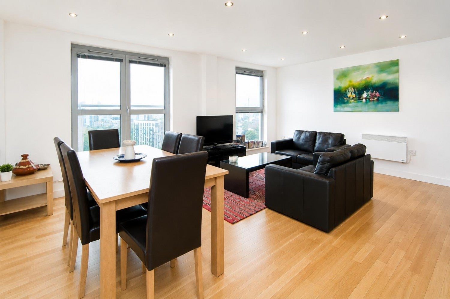 Flat Balmes Road in Greater London