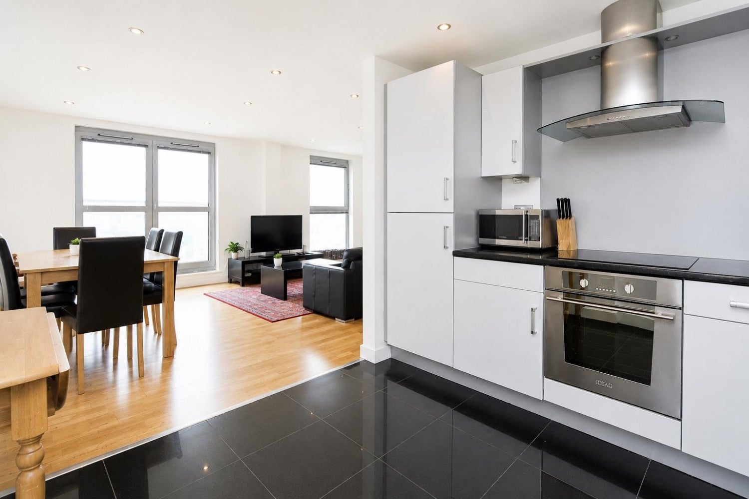 Flat Balmes Road in Greater London