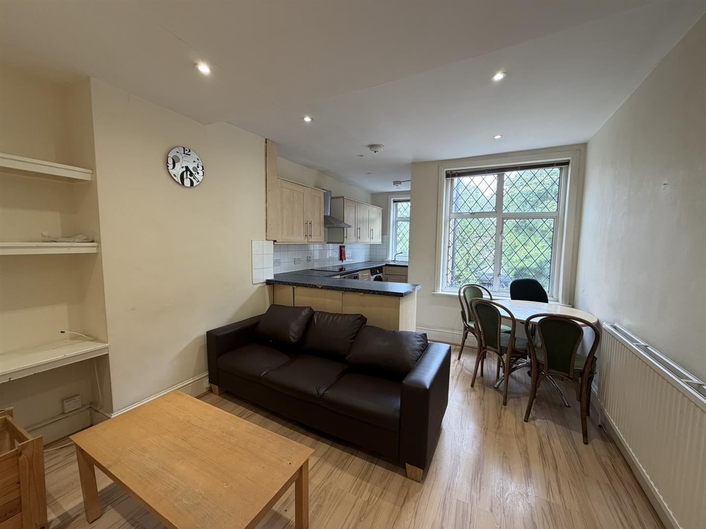 Flat Greyhound Hill in Greater London