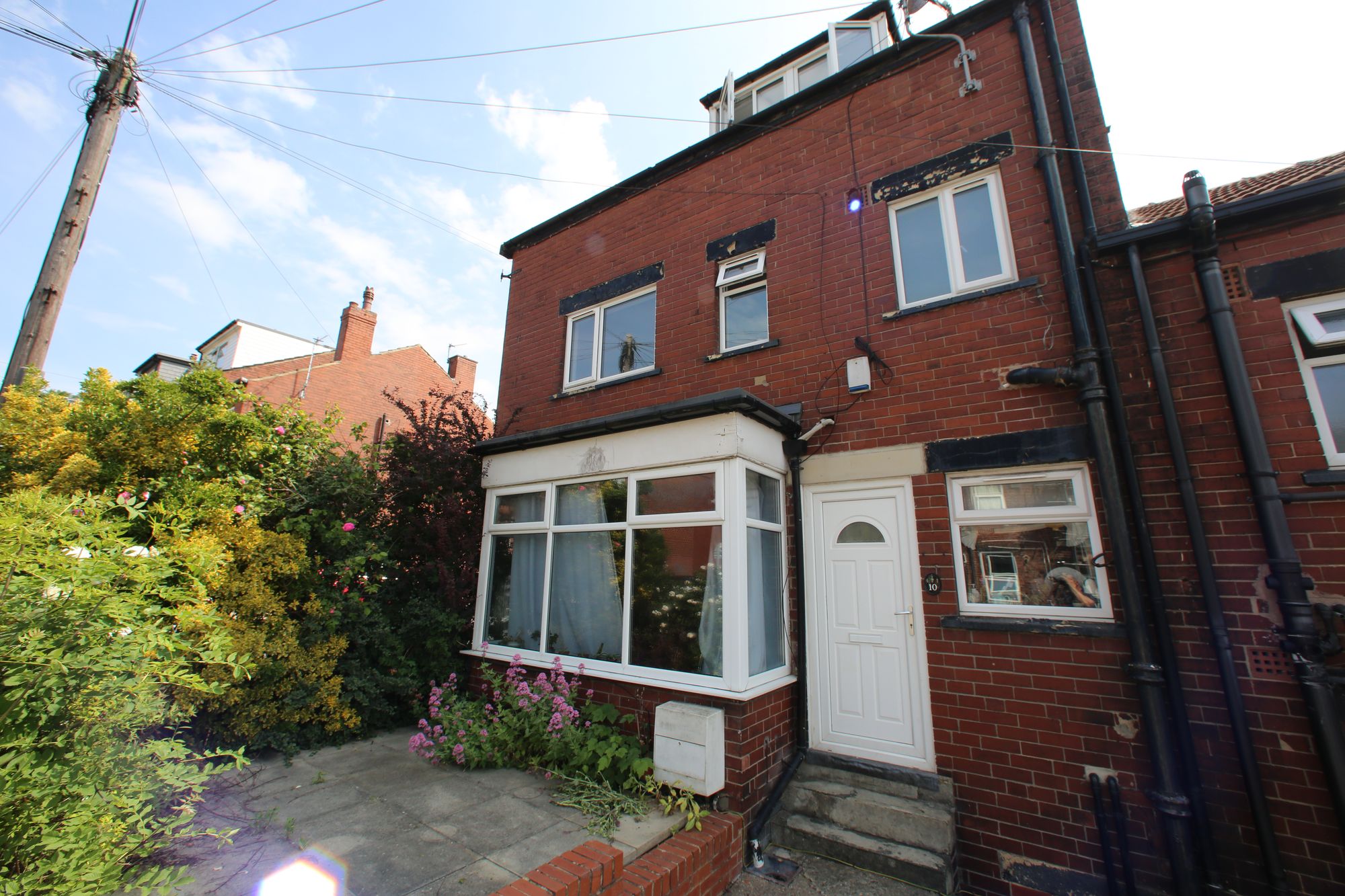 Flat Bankfield Road in Leeds