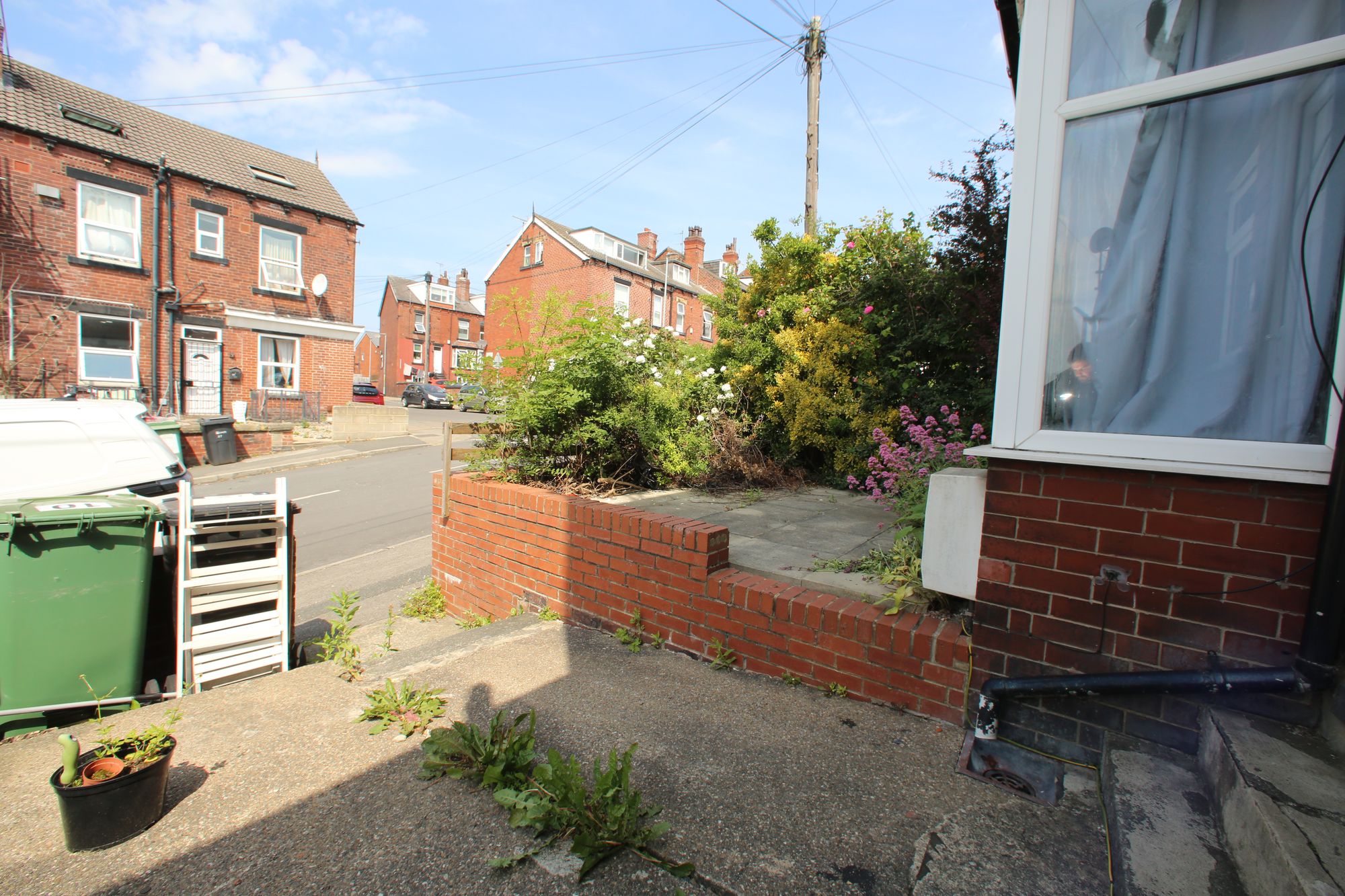 Flat Bankfield Road in Leeds
