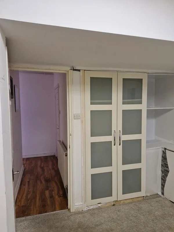 Flat Wellington Road in Greater London