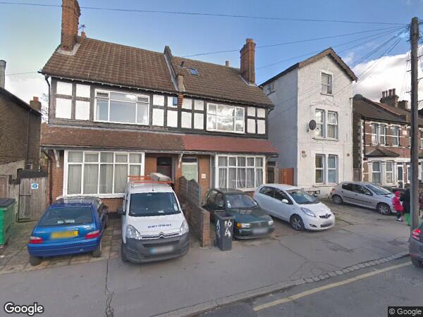 Flat Wellington Road in Greater London