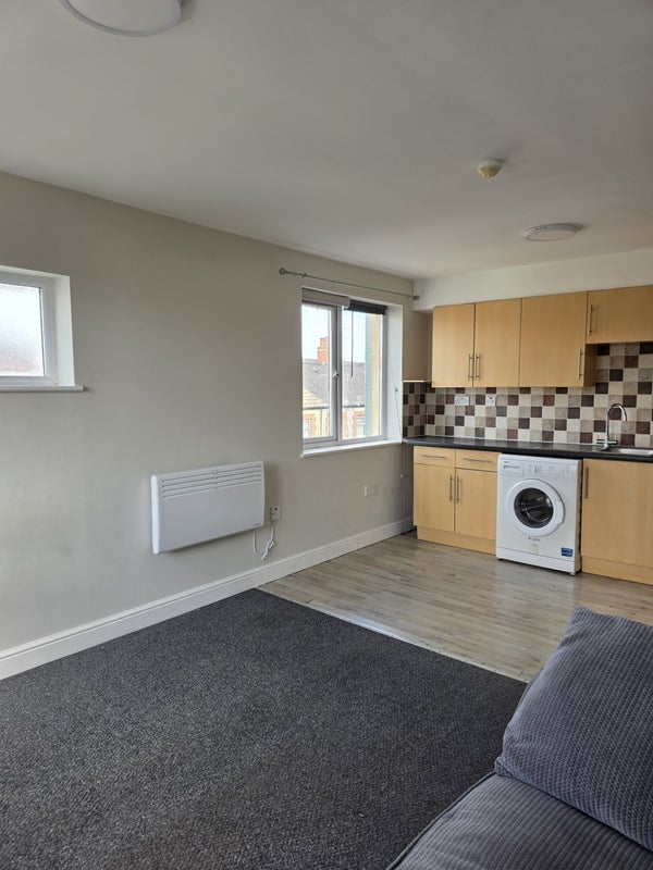 Flat Helen Place in Cardiff