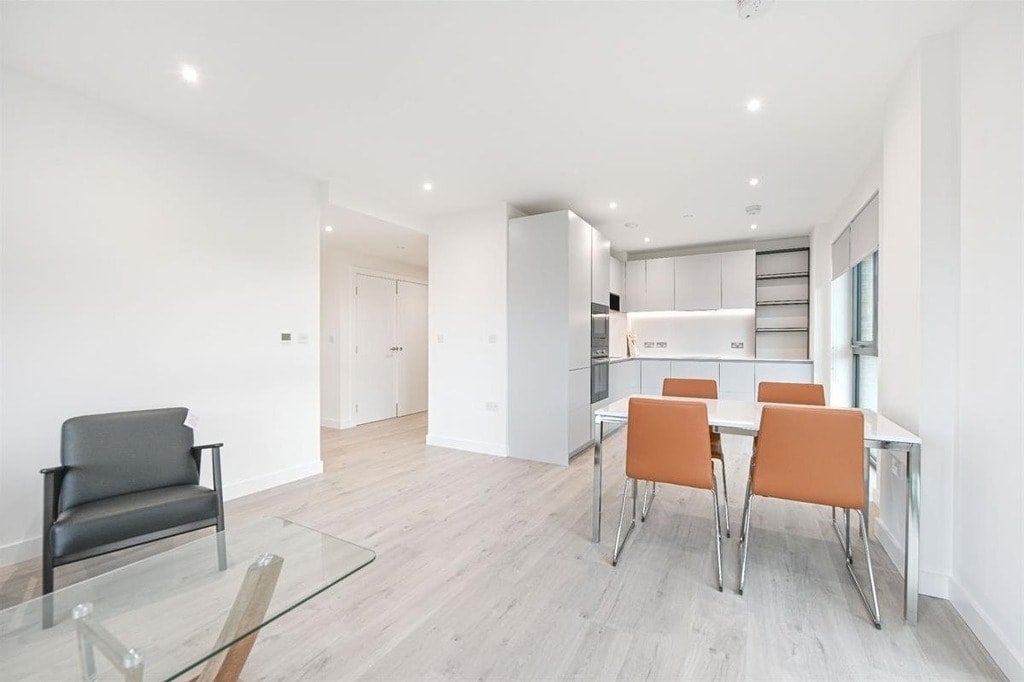Flat Seven Sisters Road in Greater London