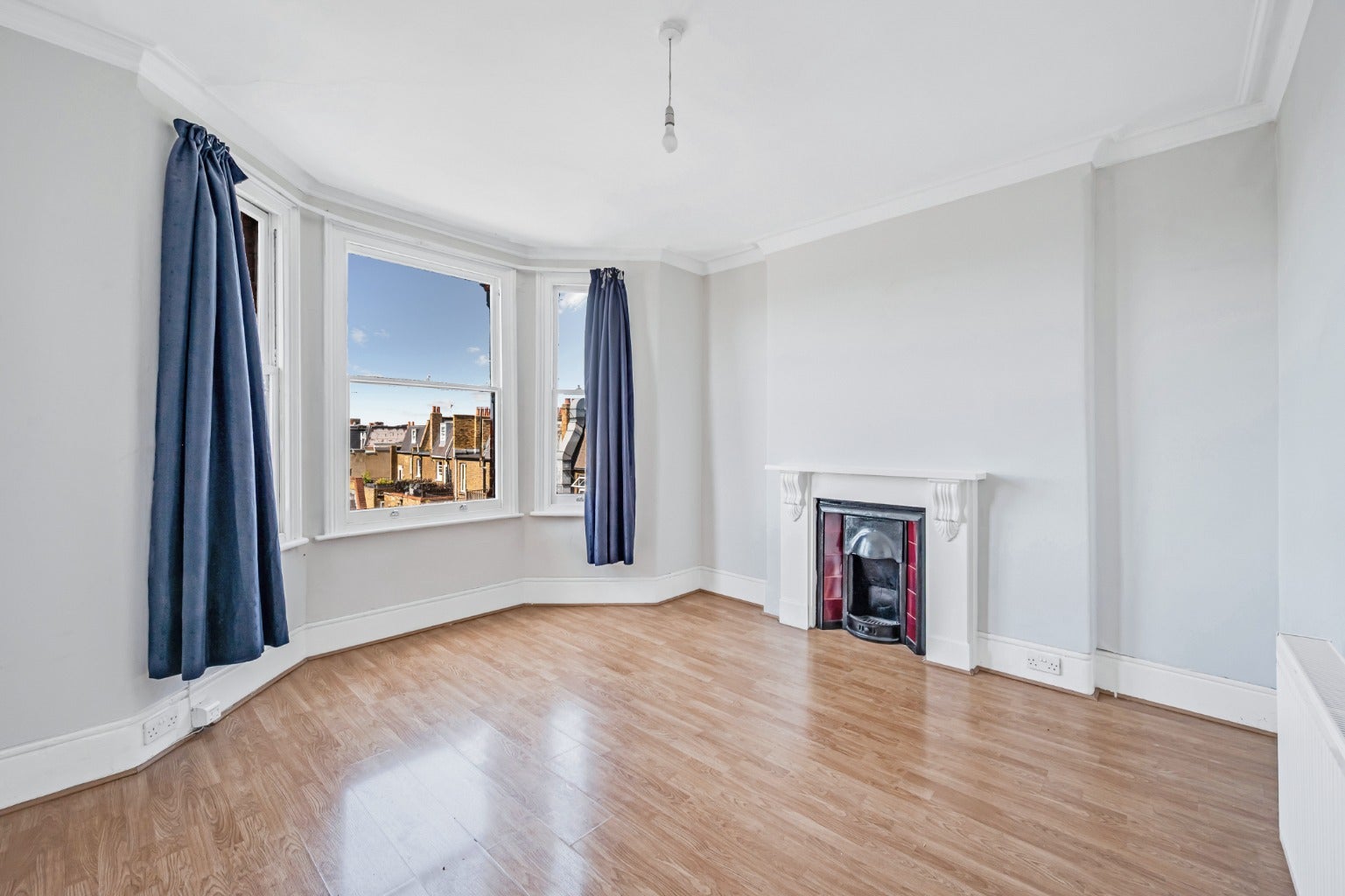 Flat Kingwood Road in Greater London