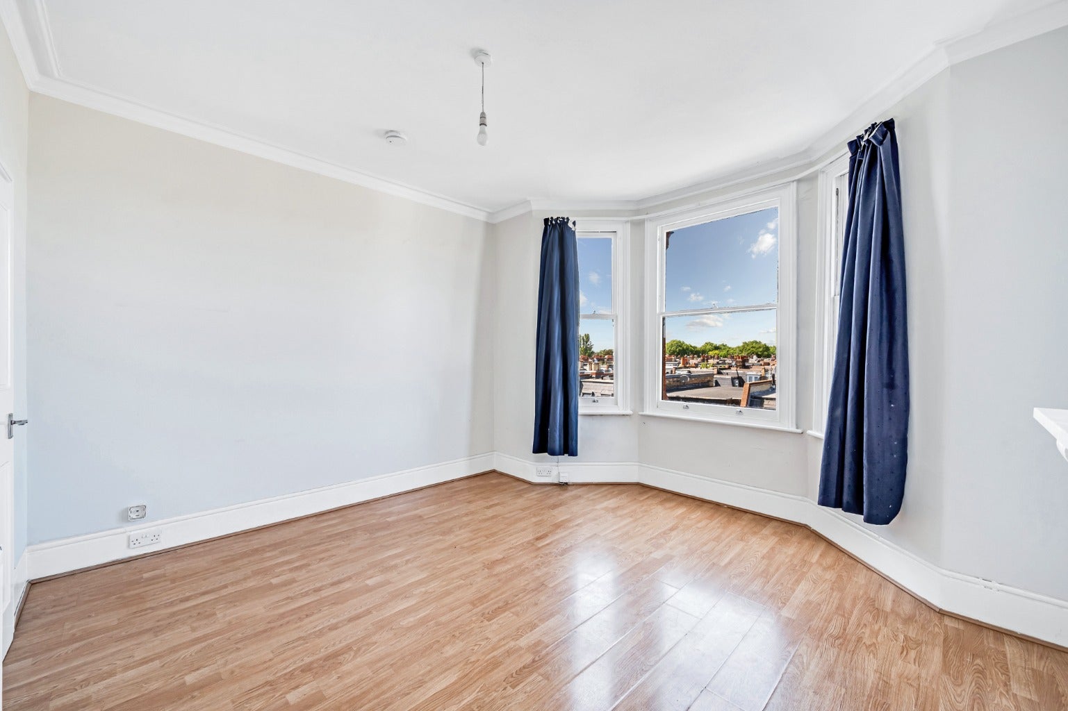 Flat Kingwood Road in Greater London