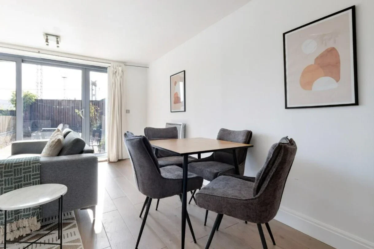 Flat Regent's Park Road in Greater London