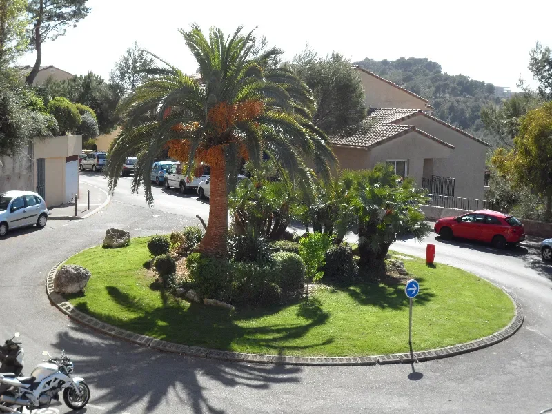 Room Rond-Point André Minangoy in Mougins