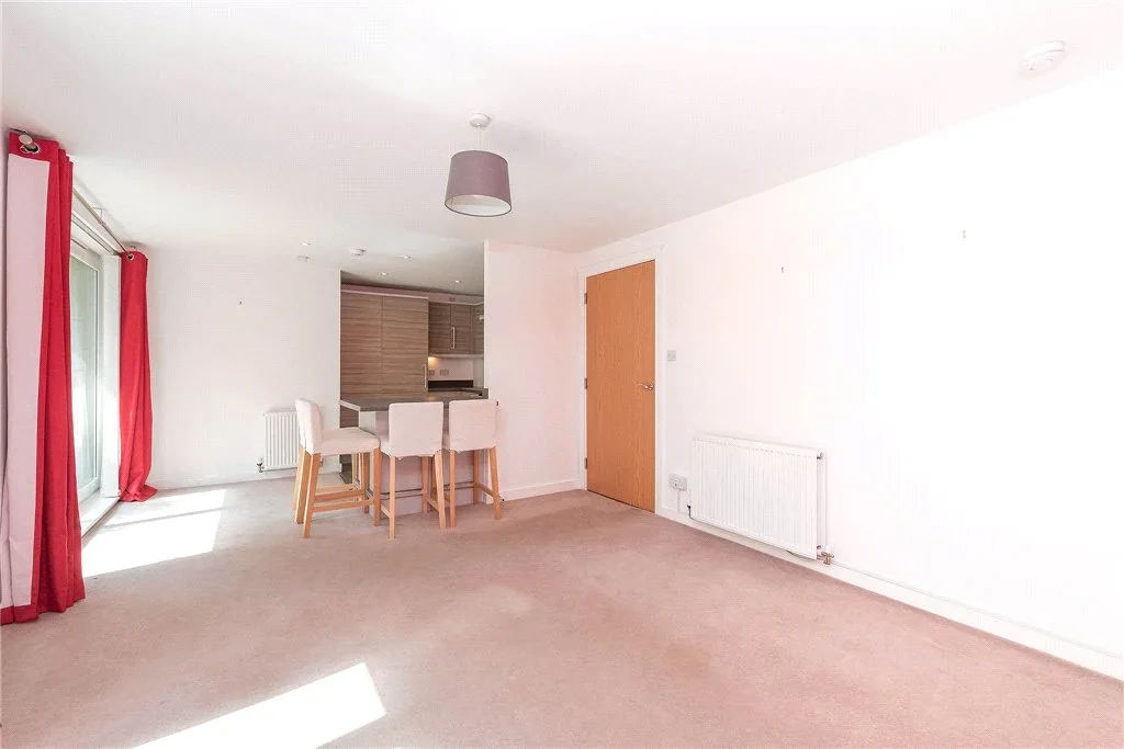 Flat East Pilton Farm Avenue in City of Edinburgh