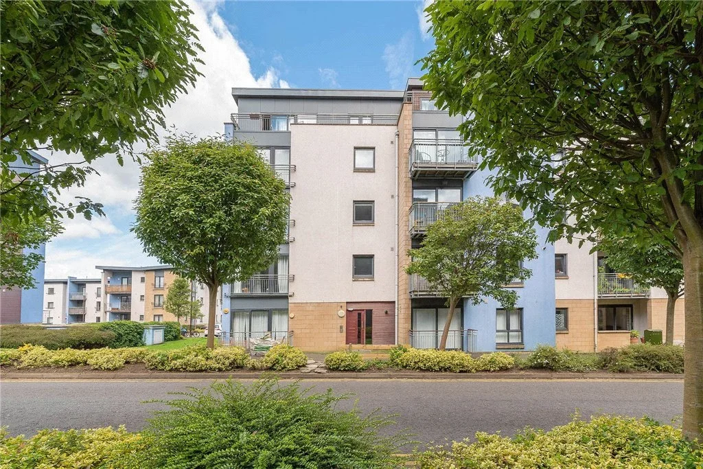 Flat East Pilton Farm Avenue in City of Edinburgh