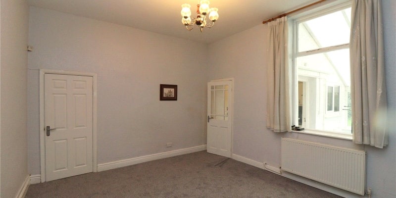 Flat Devonshire Road in Oxton Village