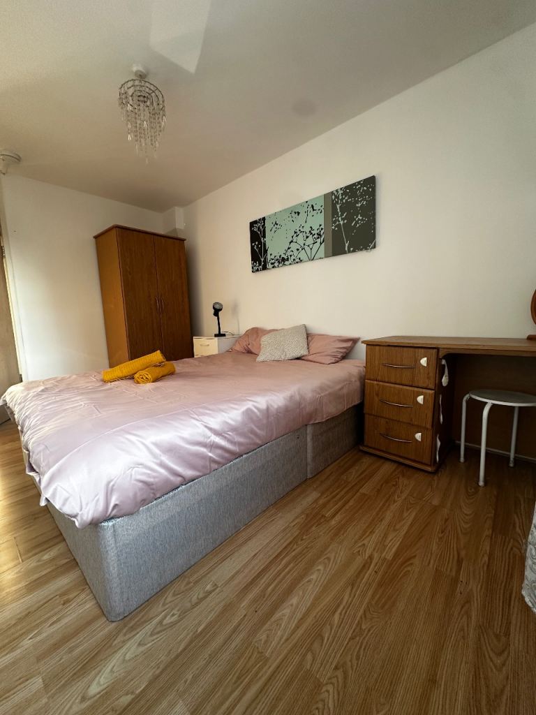 Flat Lauriston Place in City of Edinburgh
