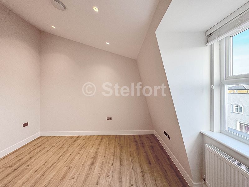 Flat Hornsey Road in Greater London