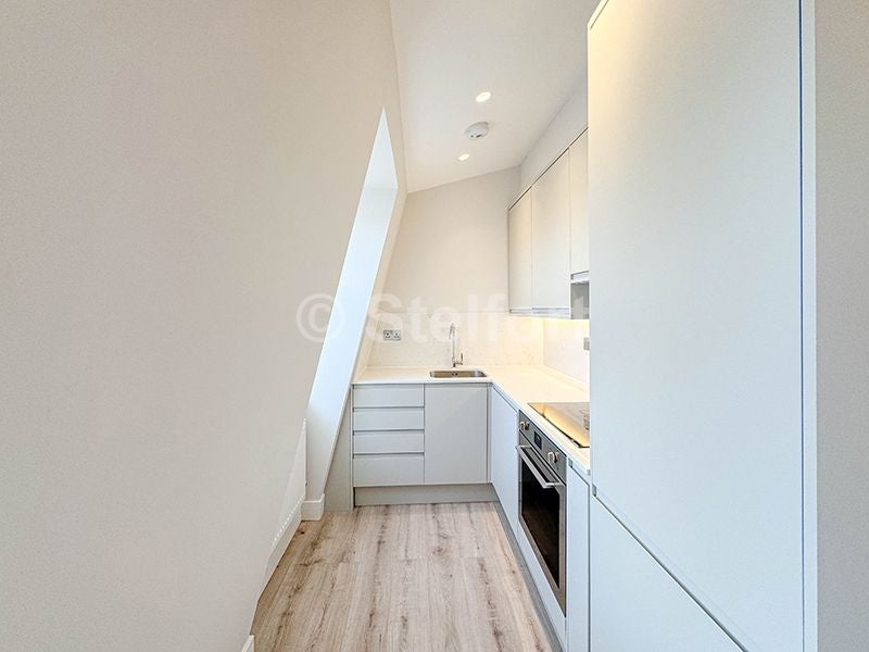 Flat Hornsey Road in Greater London