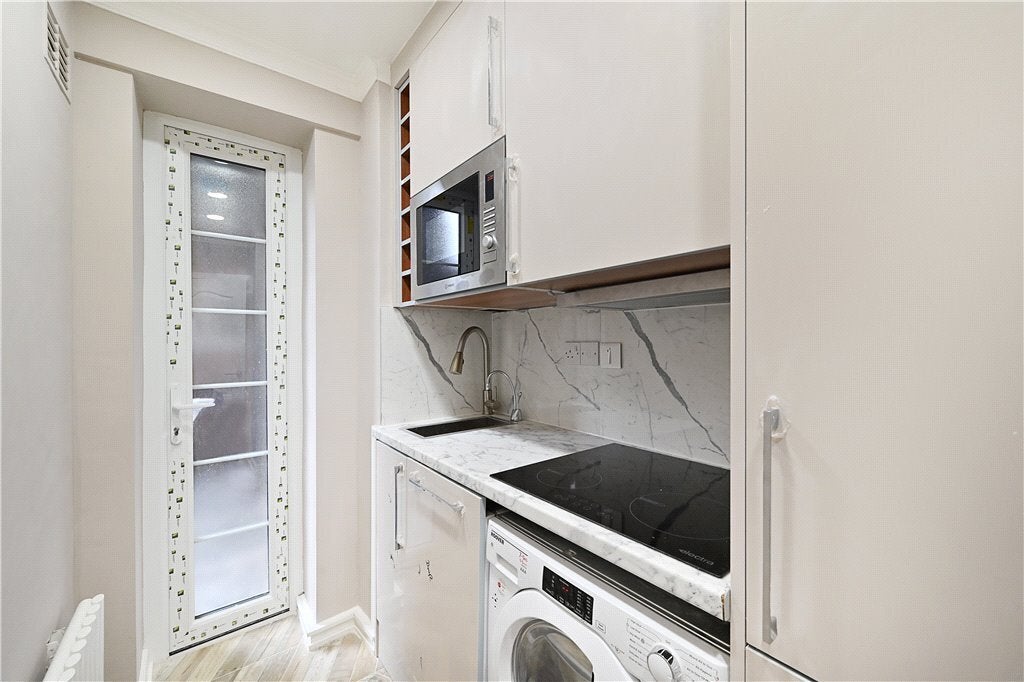 Flat Portsea Place in City of Westminster