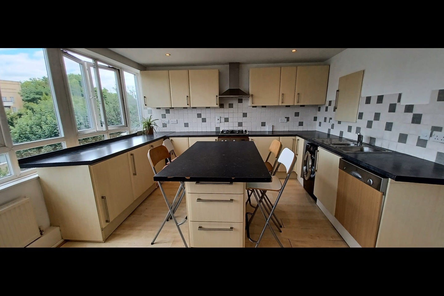 Flat Clearbrook Way in Greater London