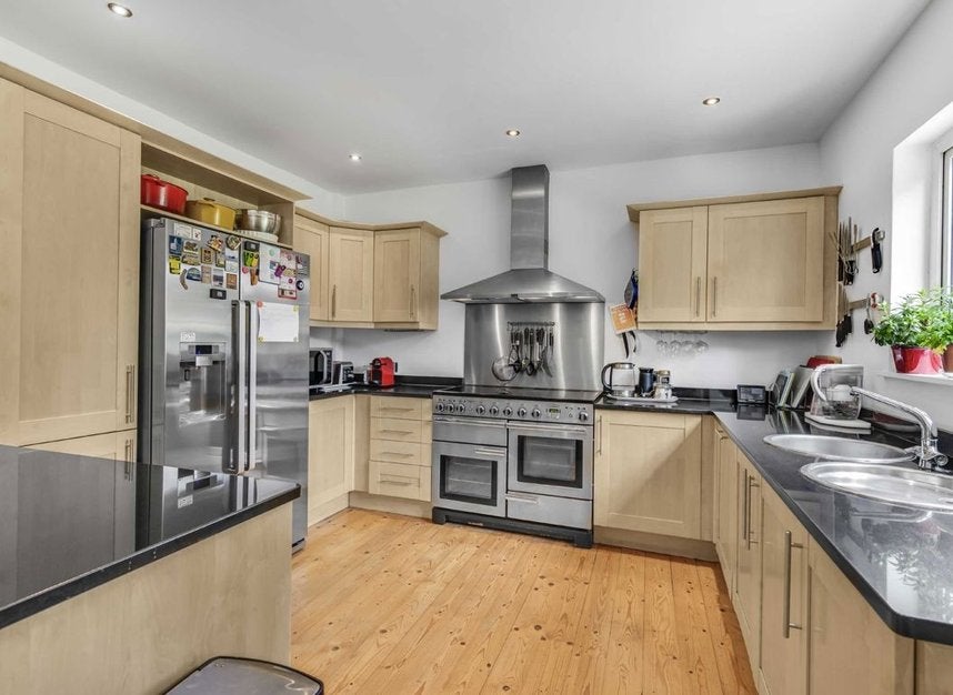 House Courtlands Avenue in Greater London