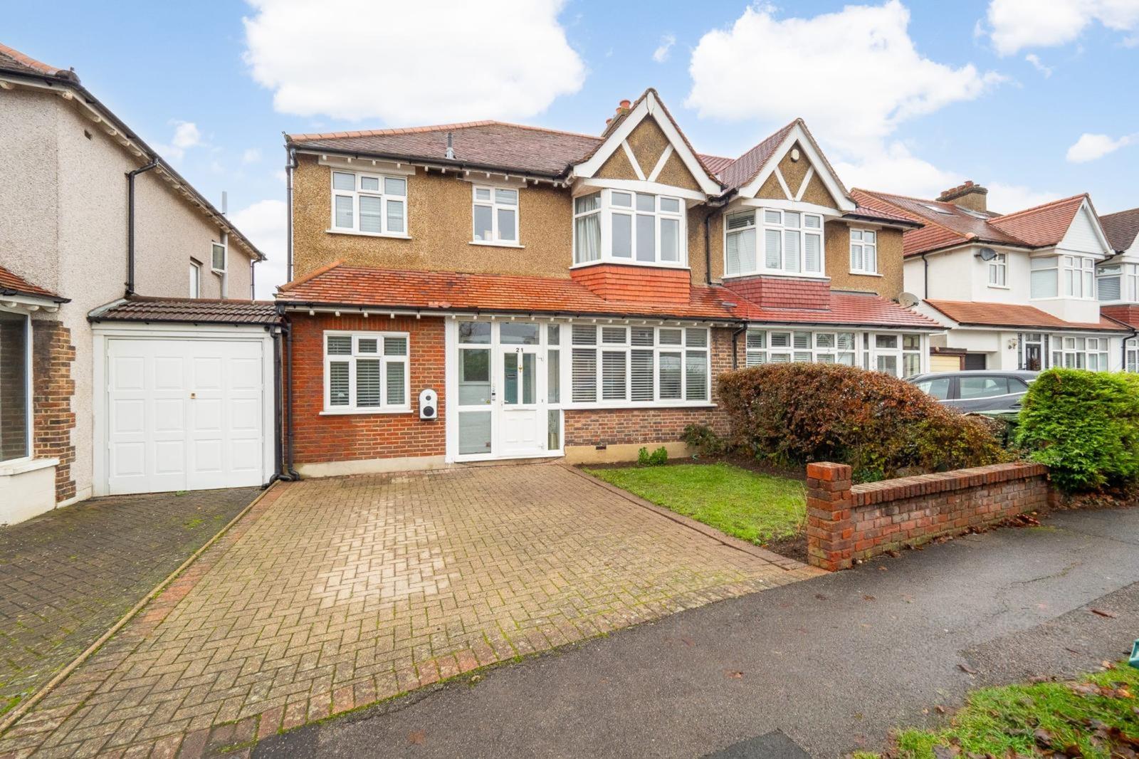 House Farm Way in Greater London