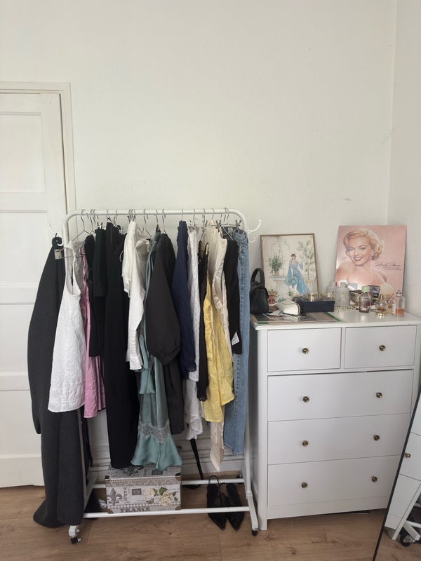 Room Wyvil Road in Greater London