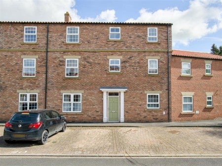 Flat Wilkinsons Court in Easingwold