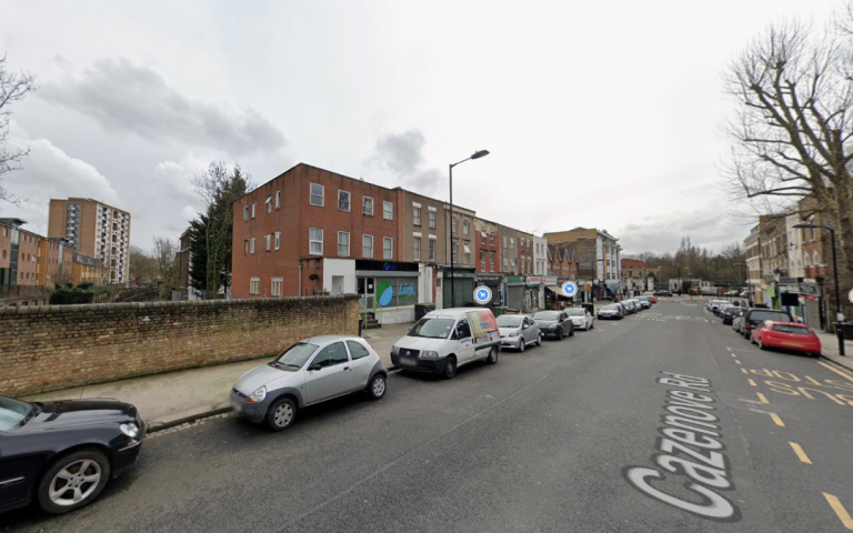 Flat Cazenove Road in Greater London