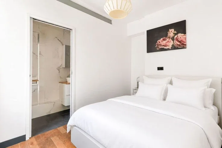 Appartement Rue des Saussaies à Paris