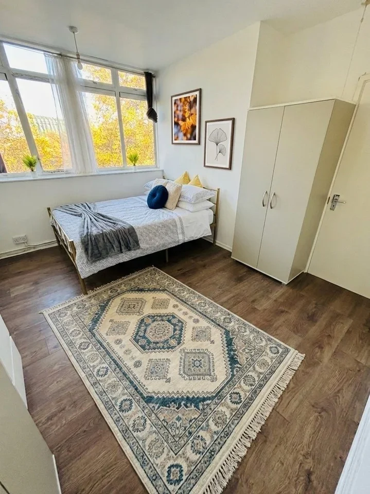 Room Marylands Road in City of Westminster