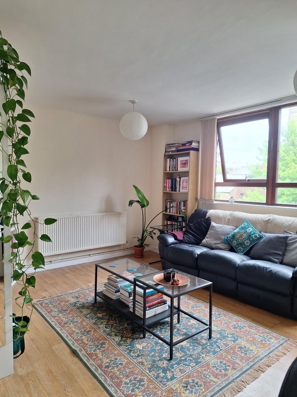Room Crondall Street in Greater London