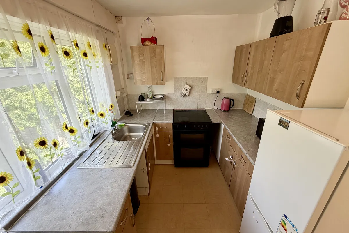 Flat Middlepark Road in Brierley Hill