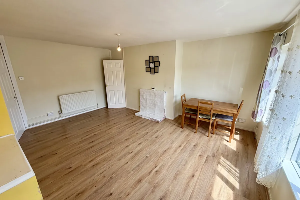 Flat Middlepark Road in Brierley Hill