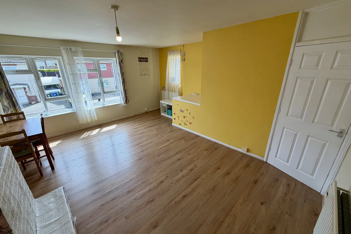 Flat Middlepark Road in Brierley Hill