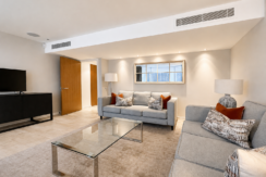 Flat Young Street in Greater London