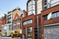 Flat Young Street in Greater London