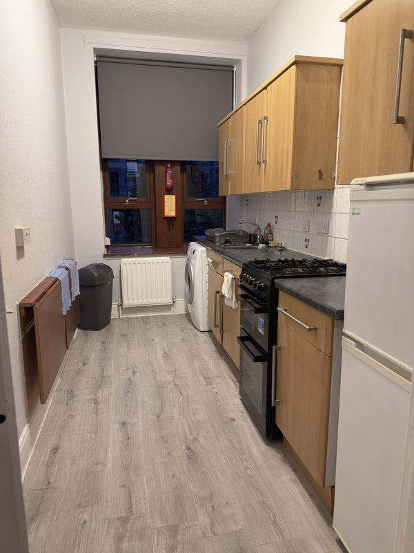 Room Ballindalloch Drive in Glasgow