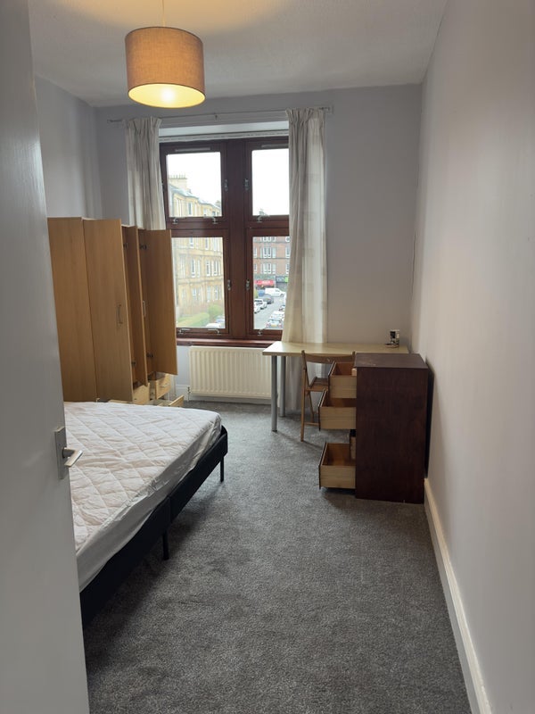 Room Ballindalloch Drive in Glasgow