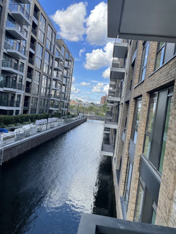 Room Sands End Lane in Greater London