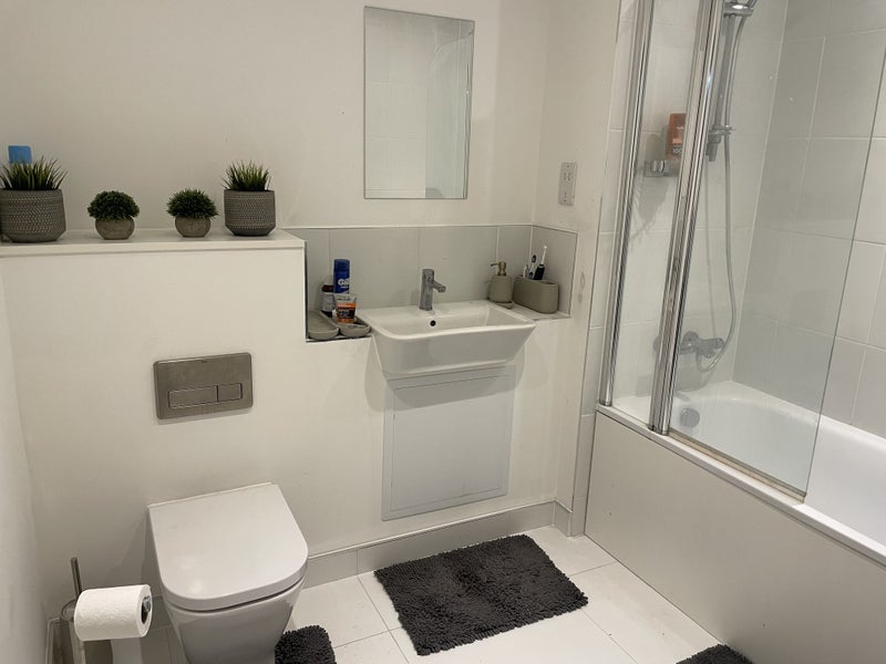 Room Sands End Lane in Greater London
