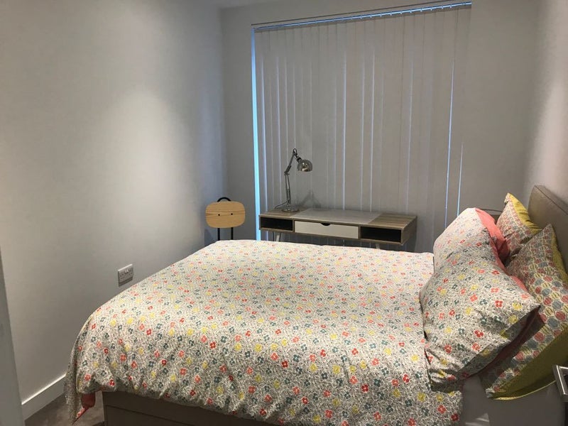 Room Sayer Street in Greater London