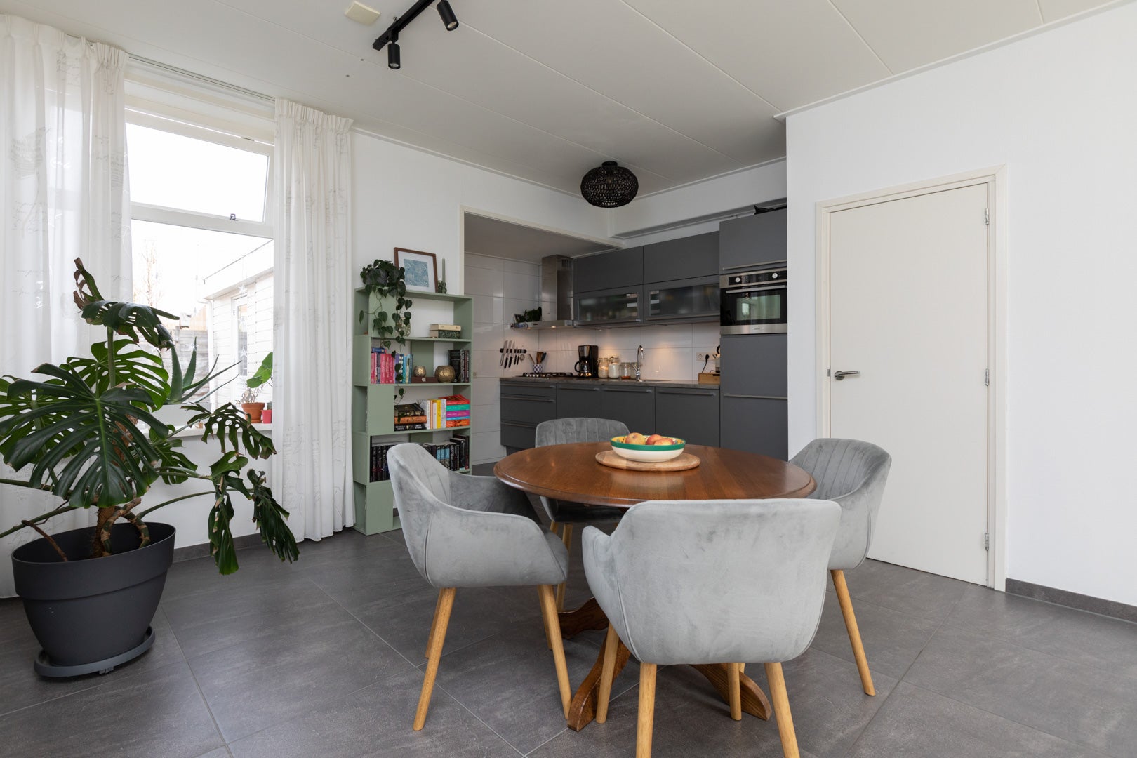 Tussenwoning te koop: Willem de Zwijgerstraat 73, Sneek