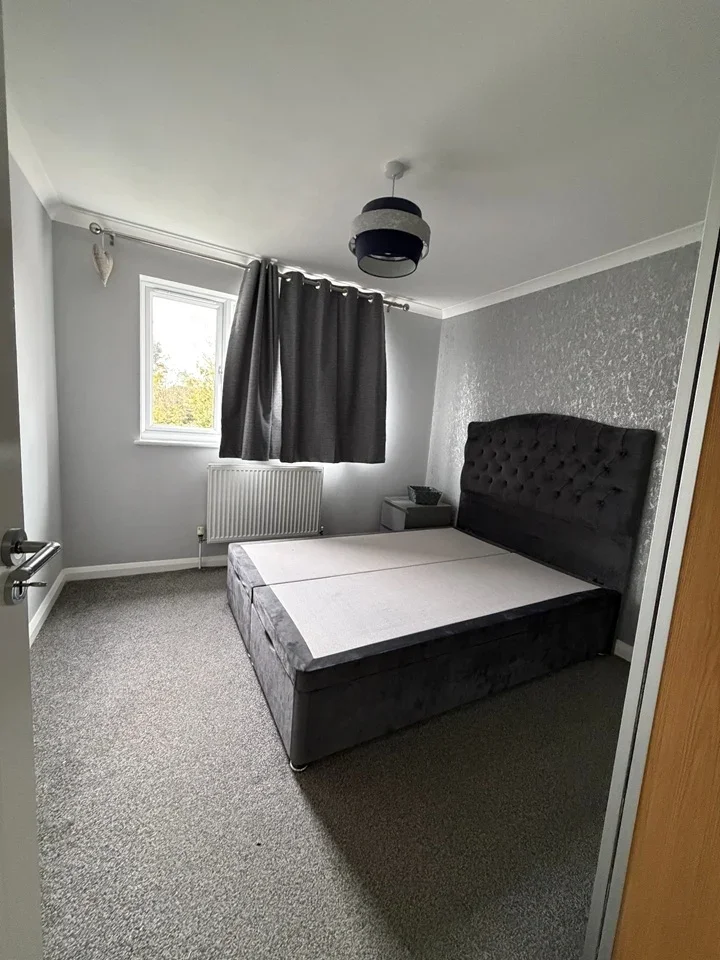 House Haydon Road in Greater London