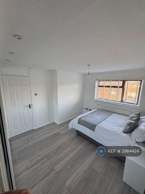Room Miskin Way in Gravesham