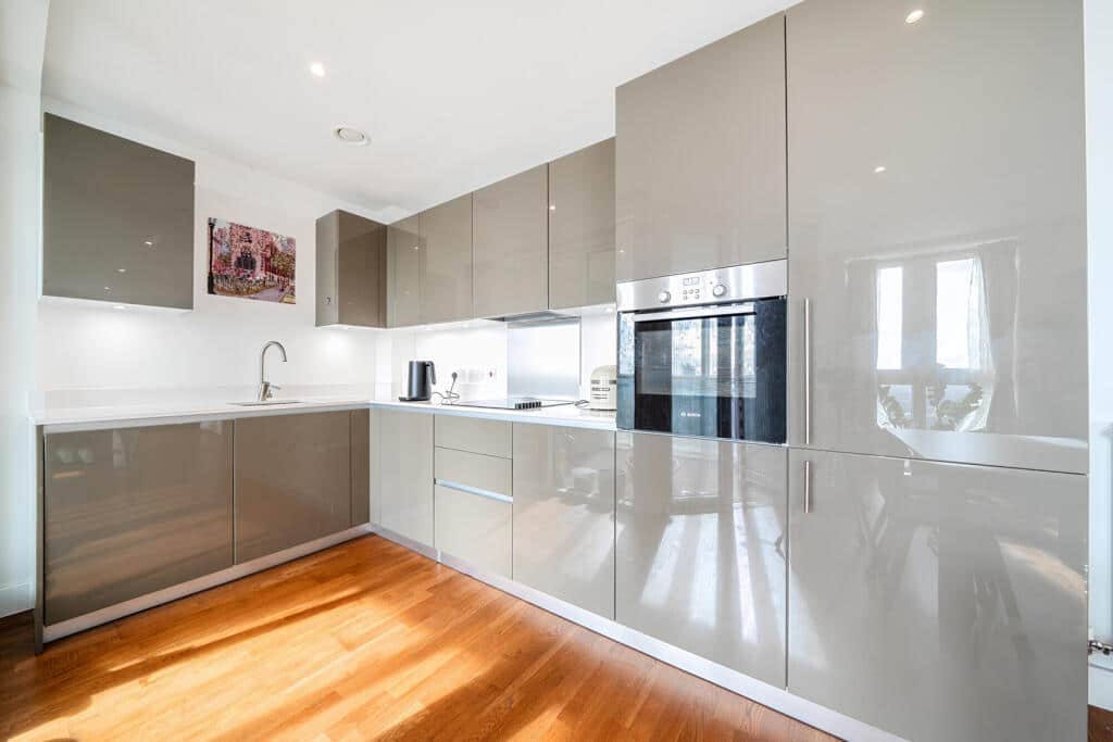 Flat Arsenal Way in Greater London