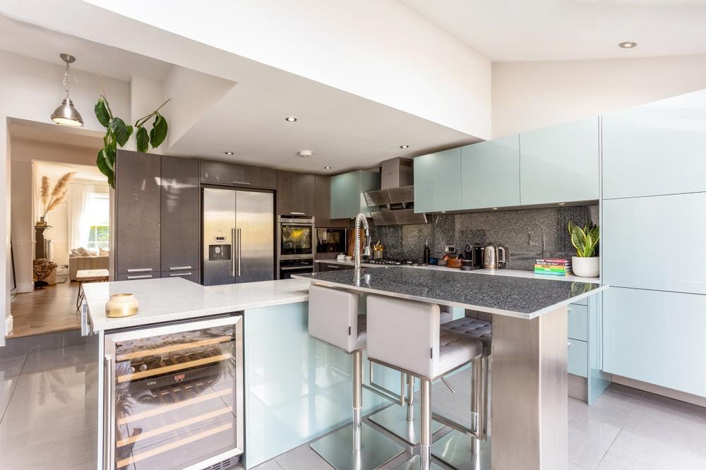 Flat Carlton Vale in City of Westminster