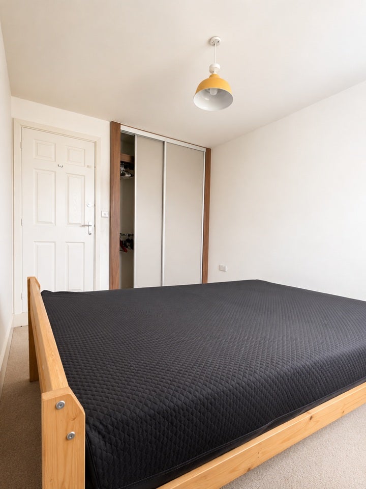 Room Newent Road in Cheltenham