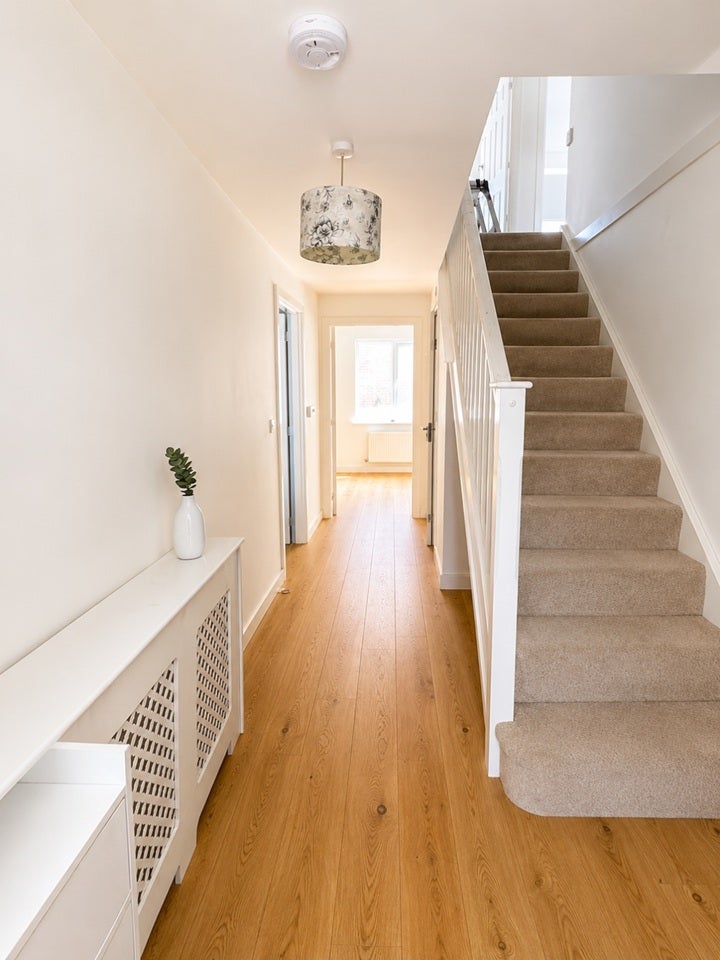 Room Newent Road in Cheltenham
