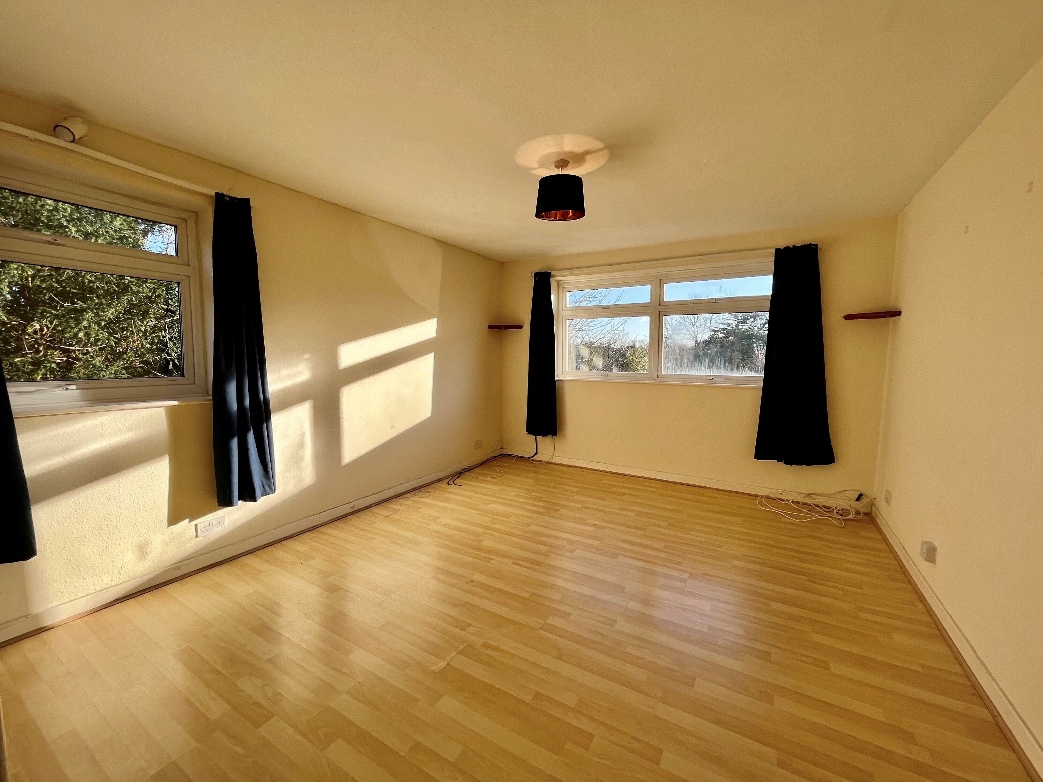 Flat Milverton Court in Royal Leamington Spa