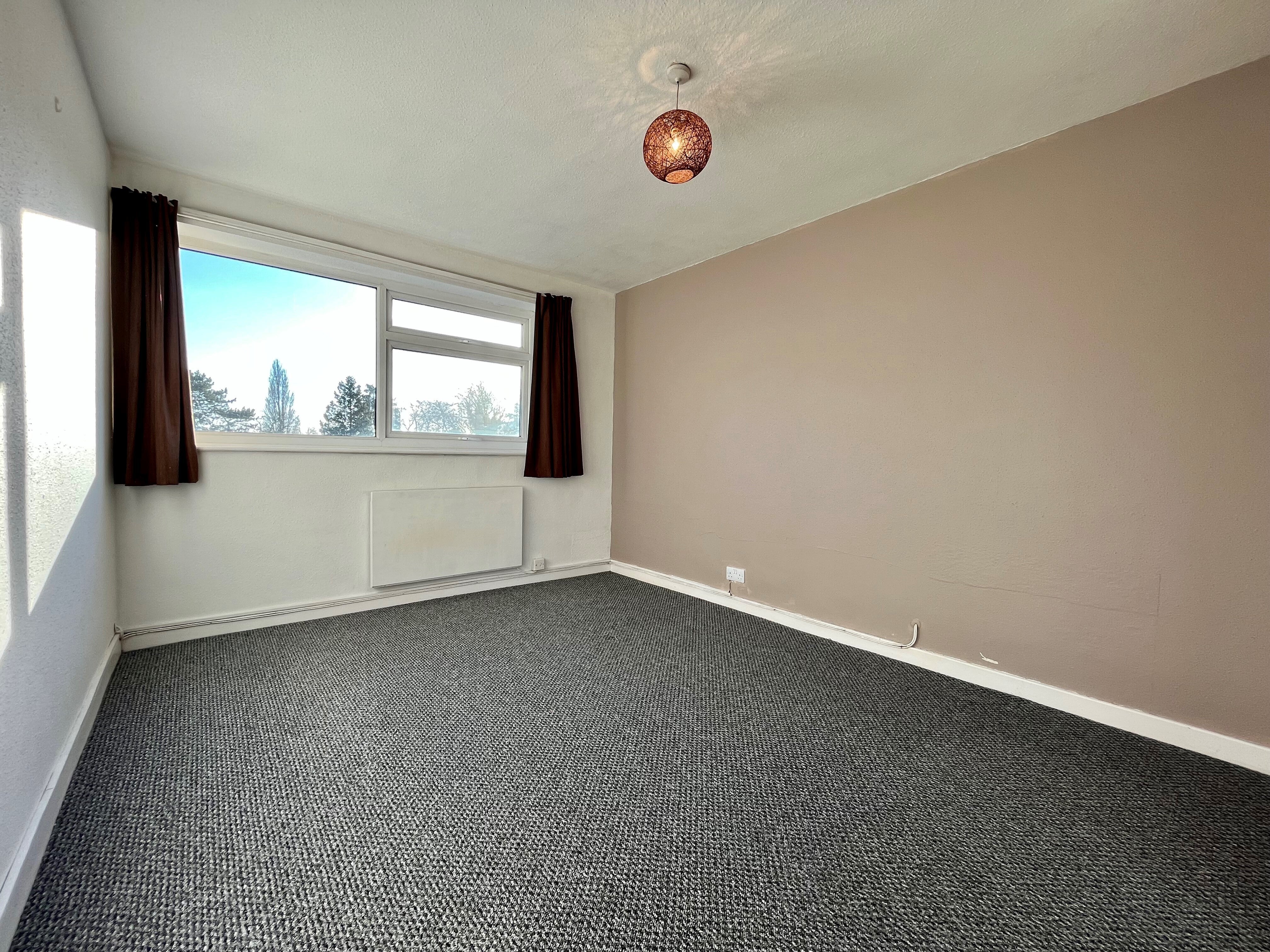Flat Milverton Court in Royal Leamington Spa