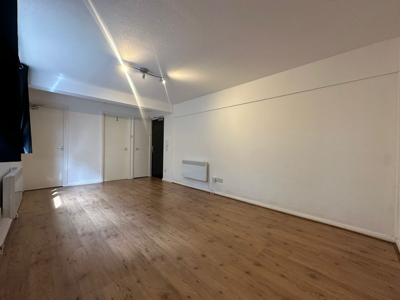 Flat Meredith Street in Greater London